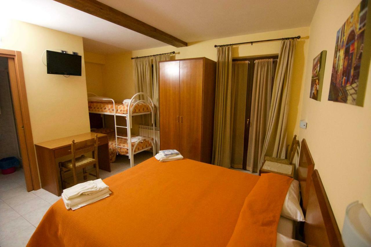 Cantarana Hotell Sesta Godano Eksteriør bilde